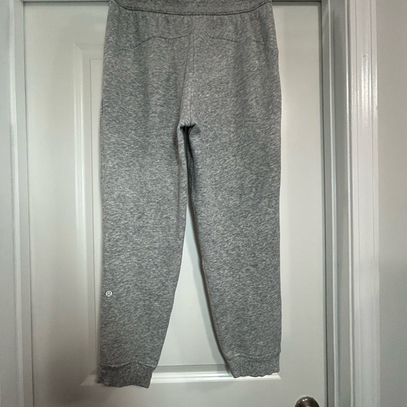 Lululemon Light Gray Scuba Jogger 7/8 Length-Minor Flaw - Picture 7 of 11